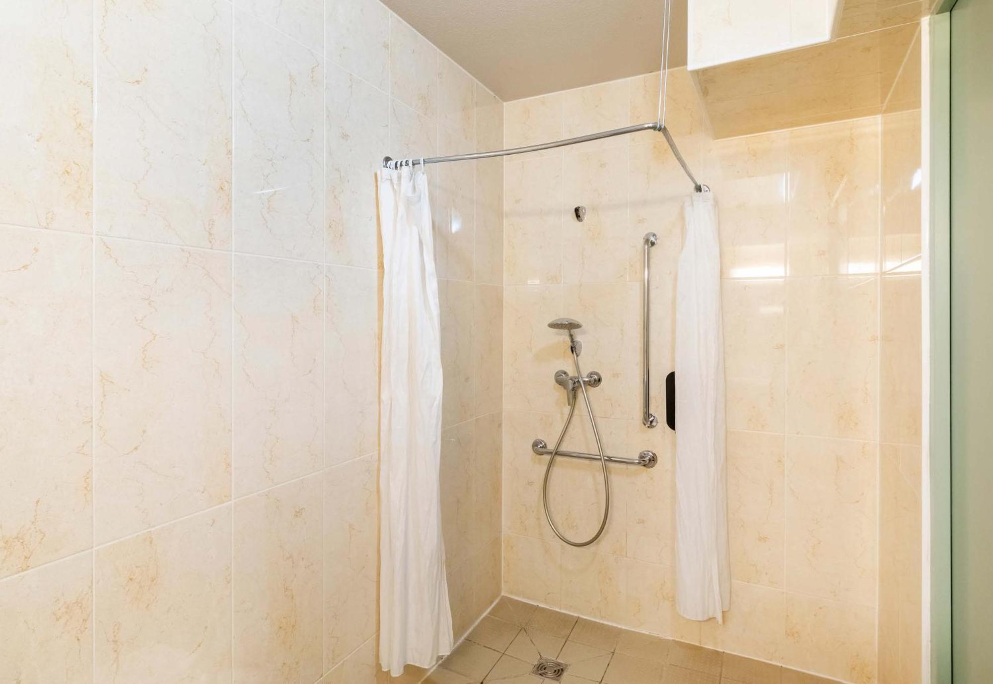 B&B Hotel Saint-Geours-De-Maremne Hossegor Buitenkant foto